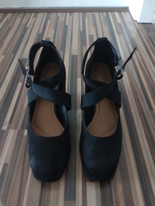 Pantofi negre cu toc
