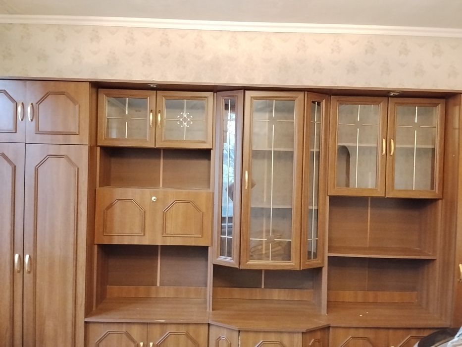 Продается стенка в зал б/у