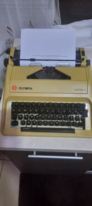 Mașină de scris Olympia Carina 1 impecabilă