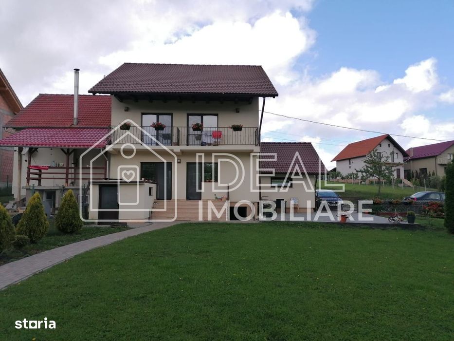 Casa moderna cu 4 camere, La  CHEIE in Poplaca