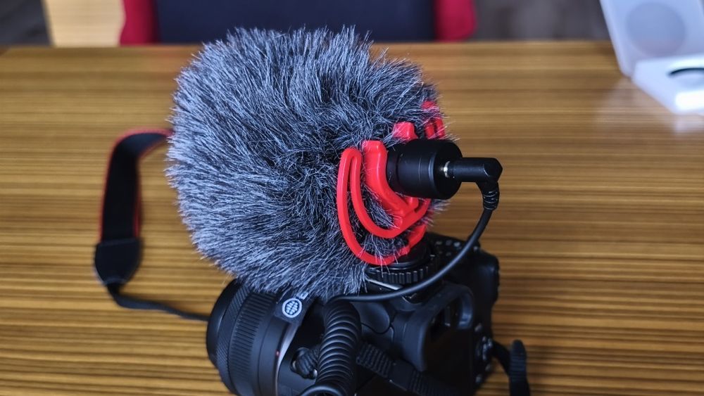 Canon EOS R50 + 2 обектива и други аксесоари