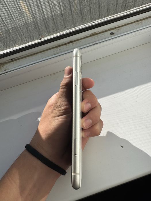 Продам iPhone 11 128