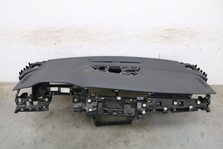 Ауди SQ8 4M табло