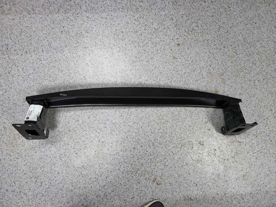 Усилитель бампера Skoda Rapid