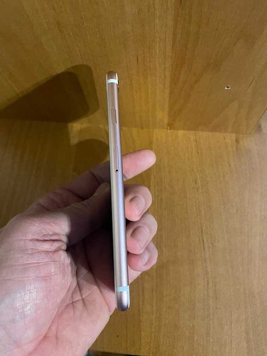iPhone 6s Rose Gold 16GB в отлично състояние