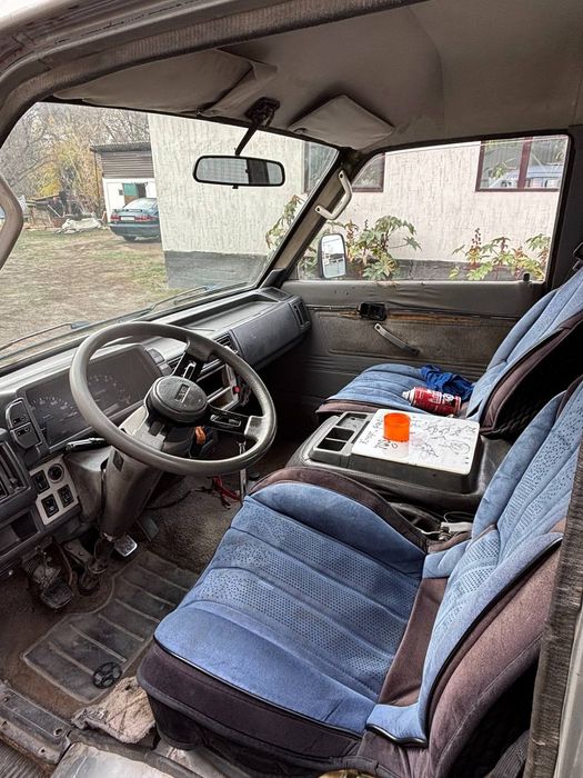 Машина Мазда Бонго