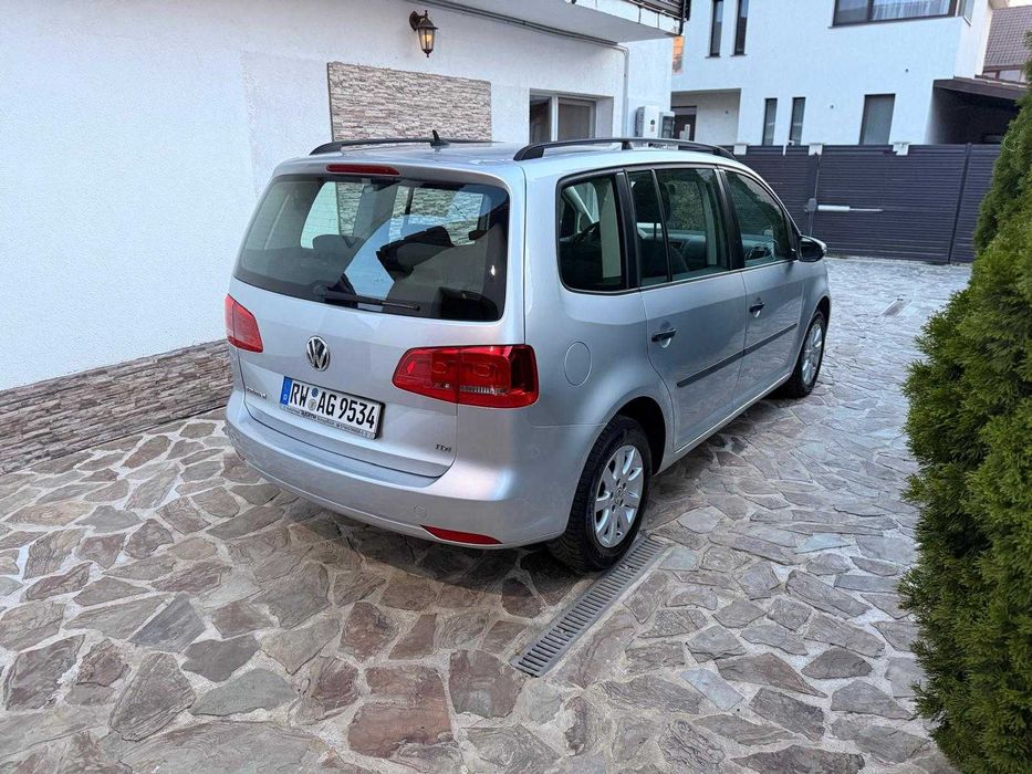 VOLKSWAGEN Touran 2013 — imagine 4
