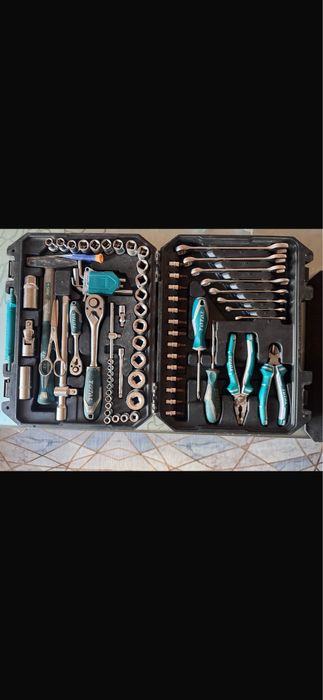 Продам водительский набор (инструменты)