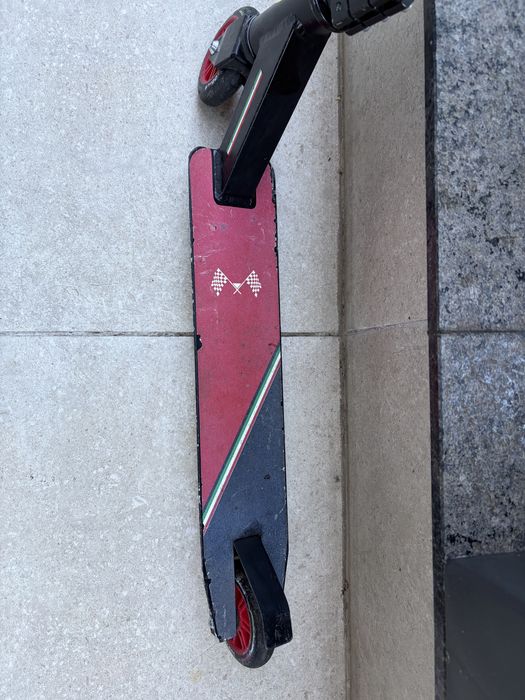 Тротинетка Ferrari – каскадьорска (Stunt Scooter)