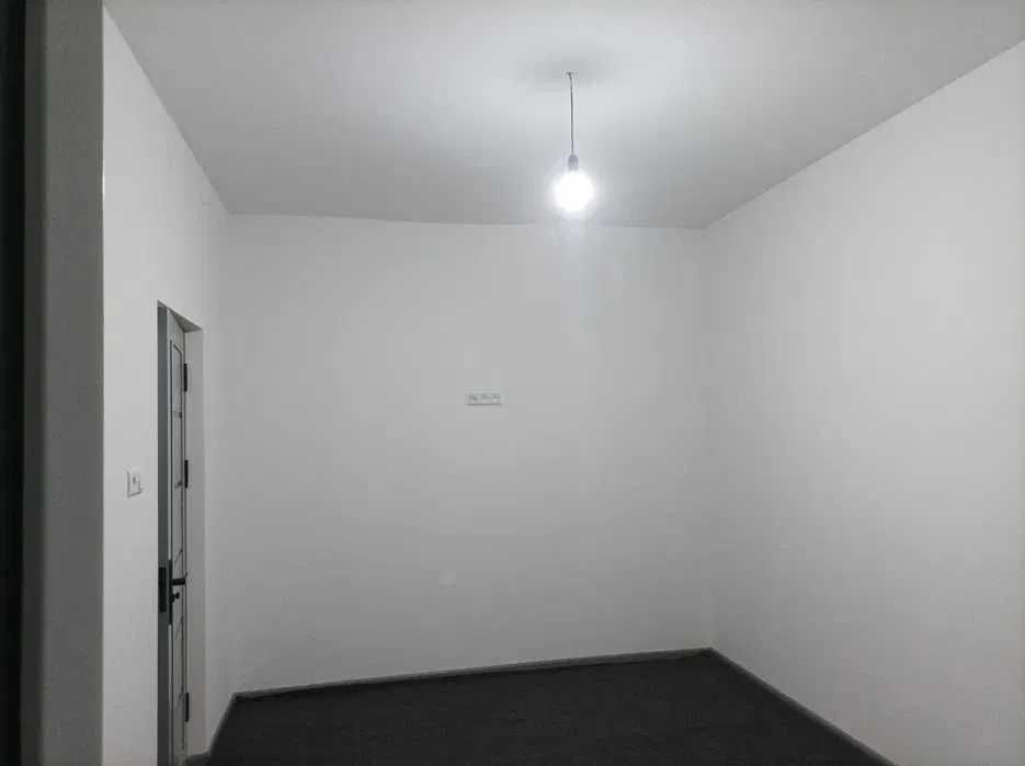 Срочно продается 1 комнатная квартира чистая с ремонтом новостройка!