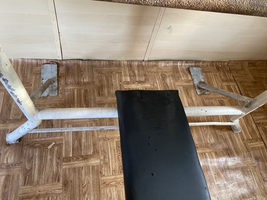 Здрава лежанка за щанга – идеална за домашен фитнес