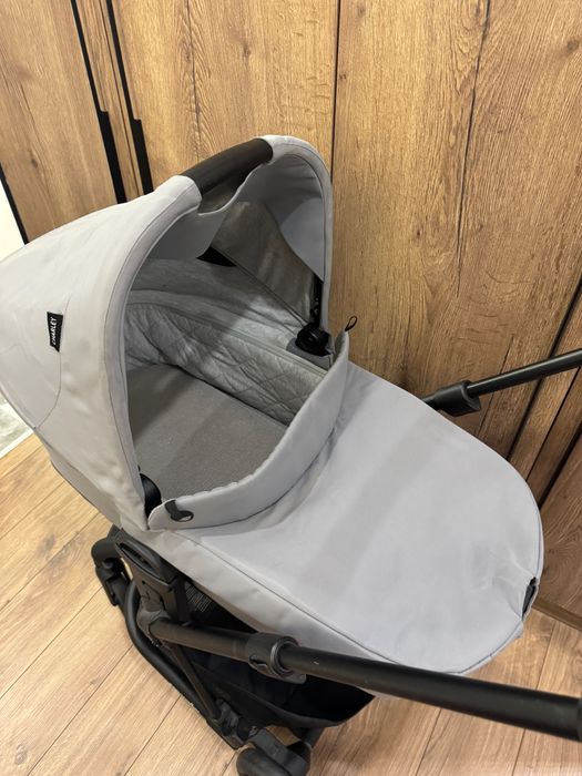 Продам коляску easywalker Charley 2в 1