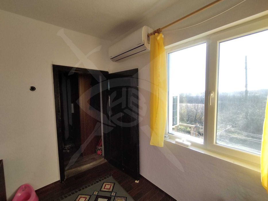 Двуетажна къща в село Загорци 53989