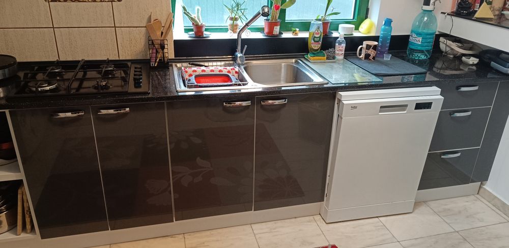 Mobila de bucatarie modulara