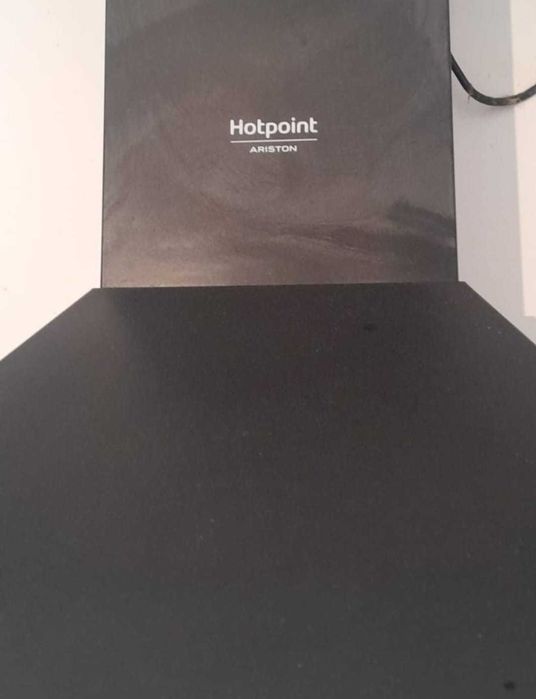 продам вытяжку черного цвета б/у