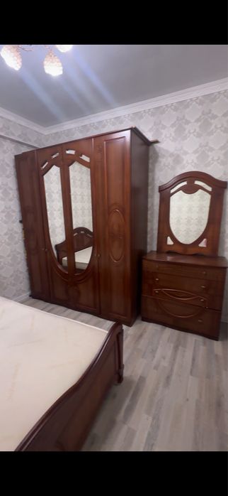 Продам спальный гарнитур