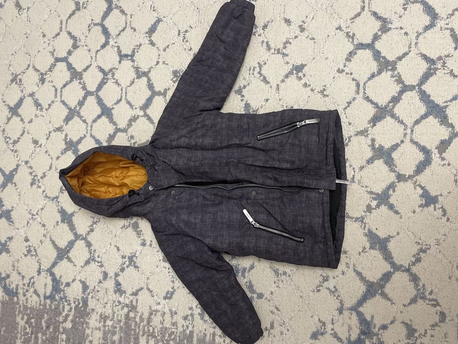 Продам куртку для мальчиков