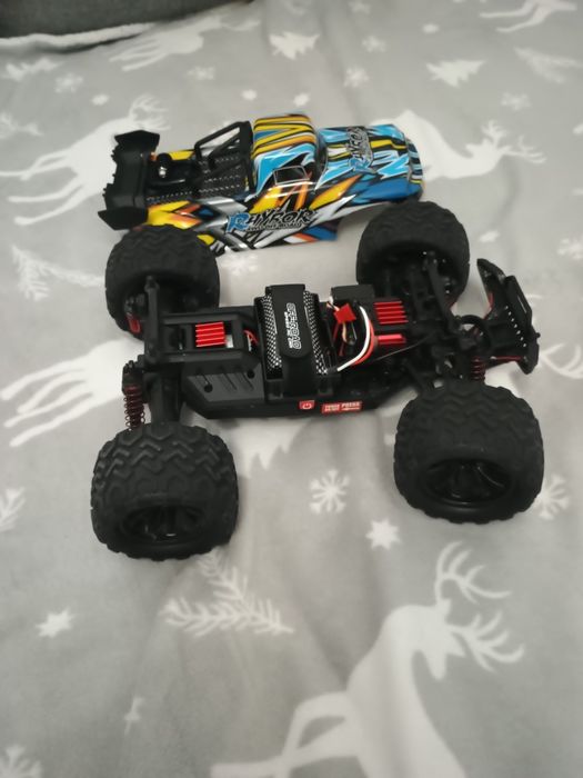 Masinuta de jucarie 50km/h cu 2 motoare