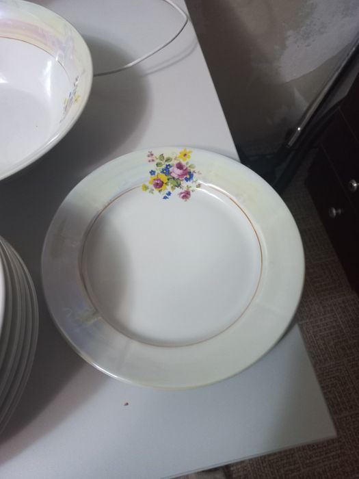 Новая  посуда от сервиза.