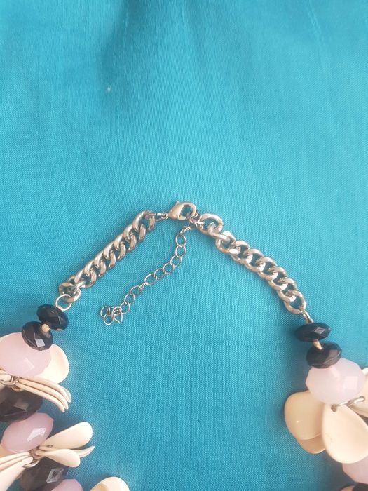 Ефектно дамско колие