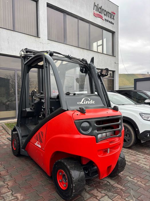 Stivuitor - Motostivuitor Linde H25T-01 TRIPLEX An fabricație: 2010