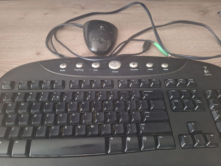 Tastatura ÷bluetooth receiver logitech