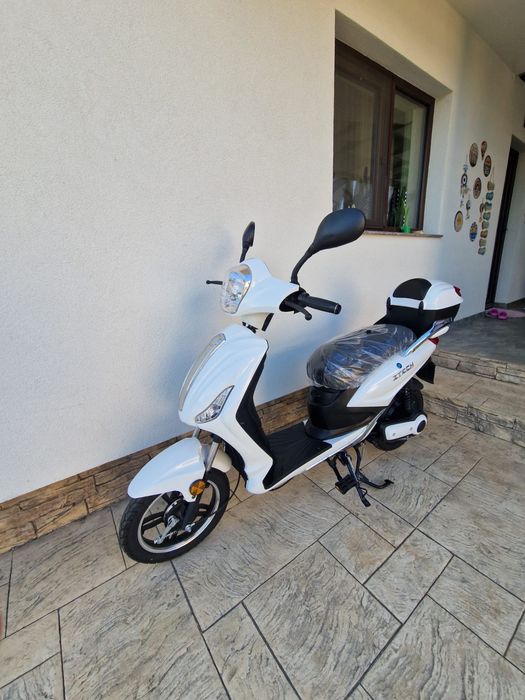Scuter electric nou