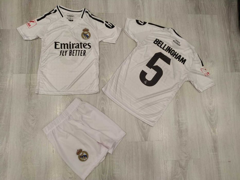 Анцуг Реал Мадрид Бял с черно с долнище и горнище Мбапе Артикули