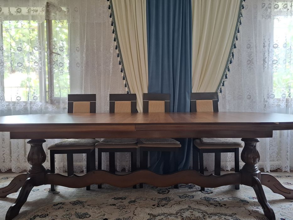 Стол для гостиной