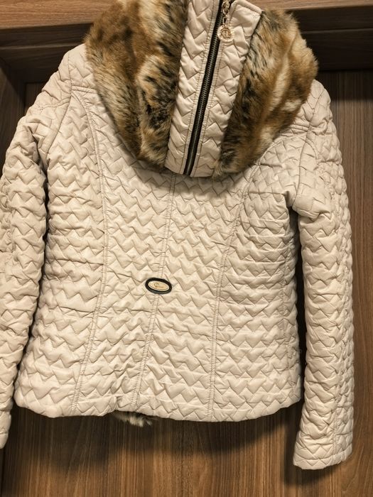 Дамско късо зимно яке