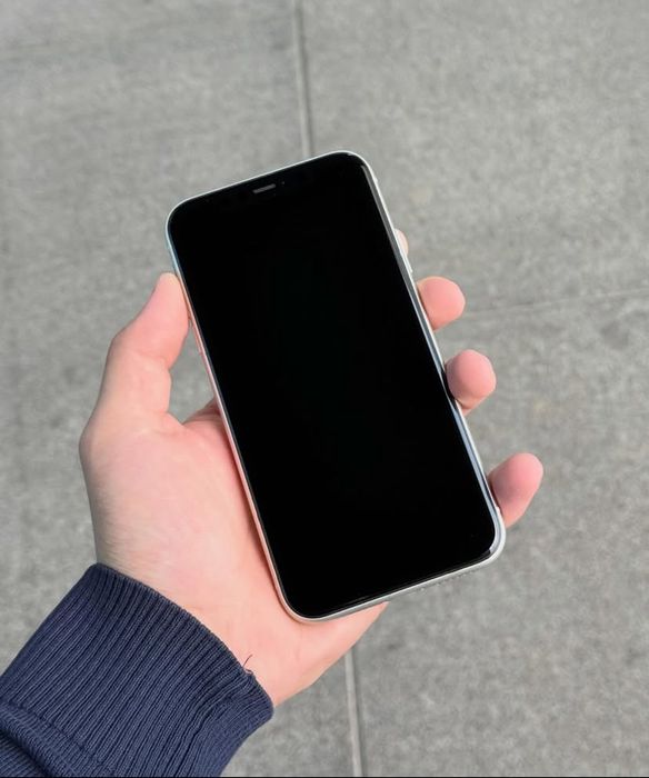 Продам Айфон 11 128gb