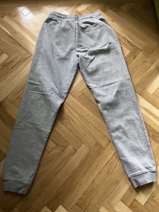 Pantaloni de trening