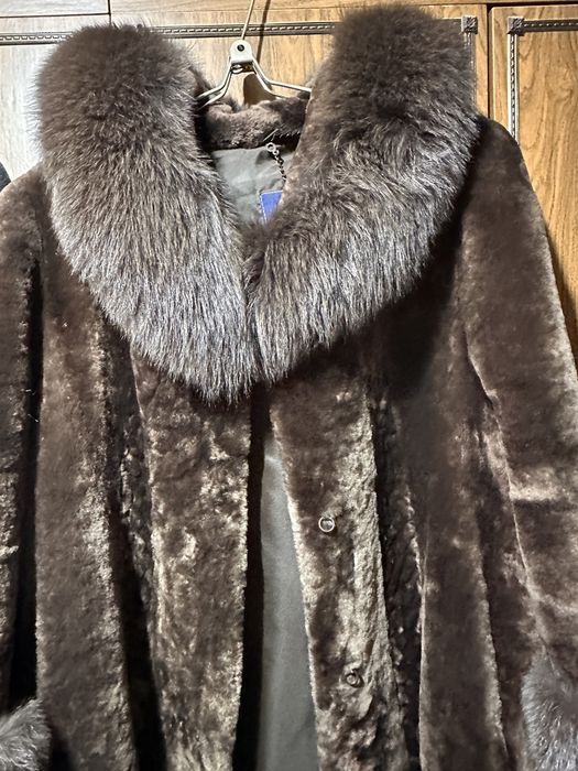 Шикарная шуба с воротником