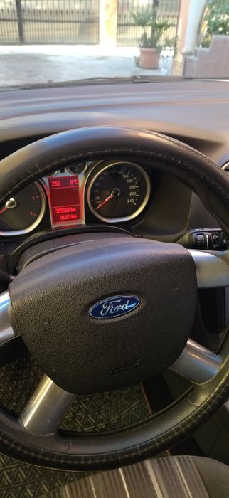 Se vinde Ford focus