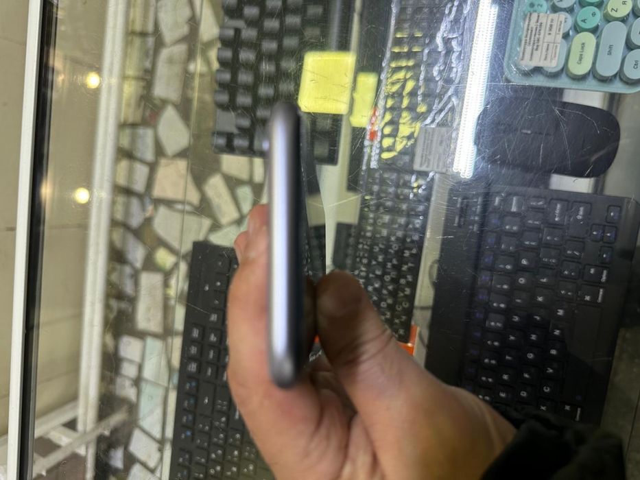Iphone 11 на 256GB, akb 82%