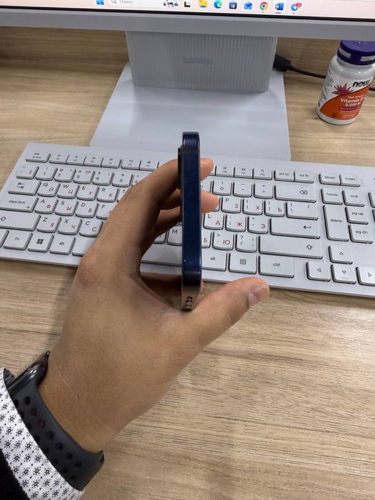 Продается iPhone 12