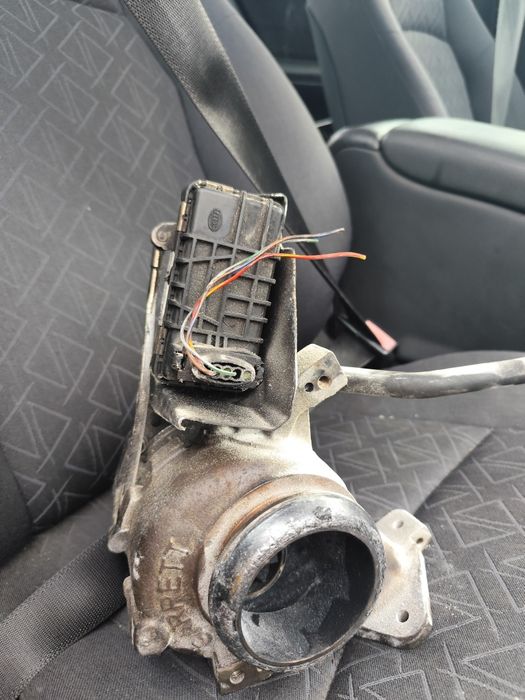 Vând turbosuflanta Ford 2.0 și Mercedes 2.2