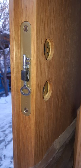 Дверь межкомнатная, финская.