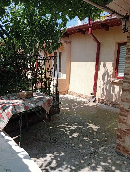 Vand casa din caramida Radu Negru