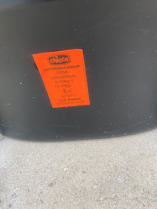 Vand scaunel copii chicco si tricicleta pentru copii