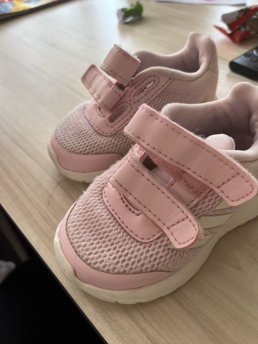 Адидас маратонки