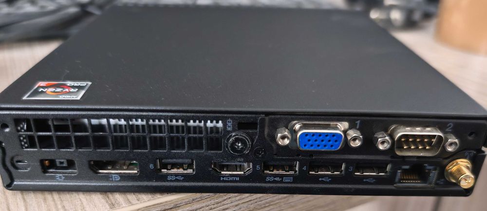 LENOVO M75q-2 Ryzen 3 Pro/8gb ram/ ssd 500 gb nvme