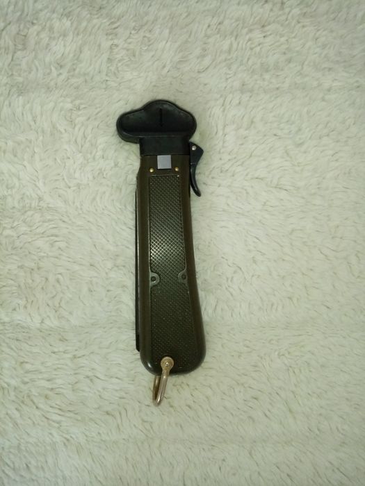 Гравитационен немски парашутен нож