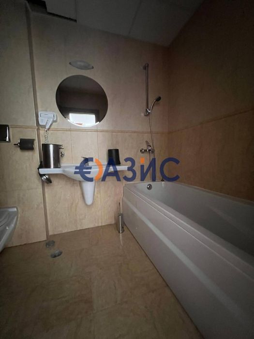 Продава се Двустаен апартамент в к.к. Слънчев бряг - 62 кв.м за 1097 €/кв.м - Снимка #1