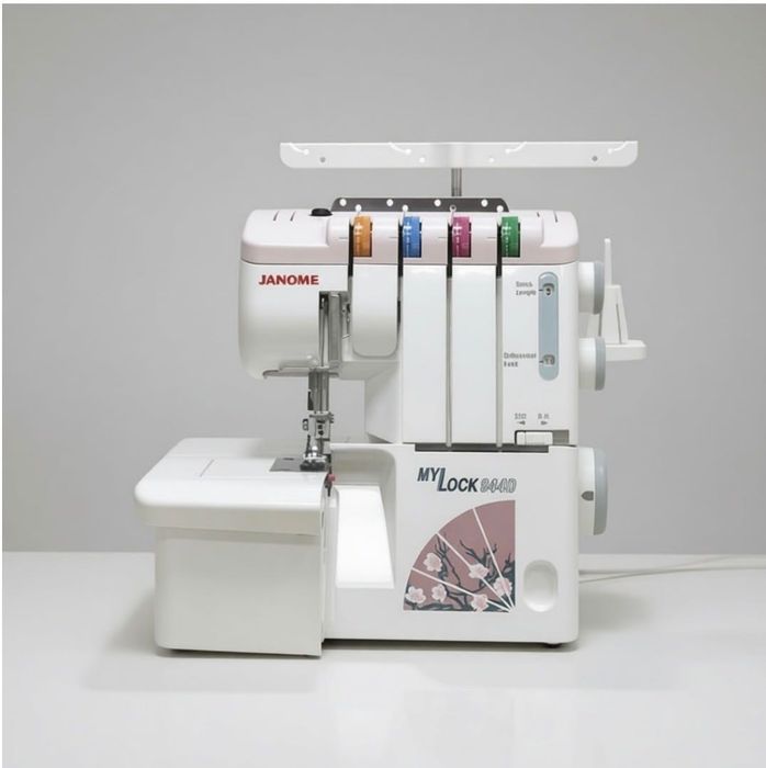 Продам оверлок Janome my lock 944D