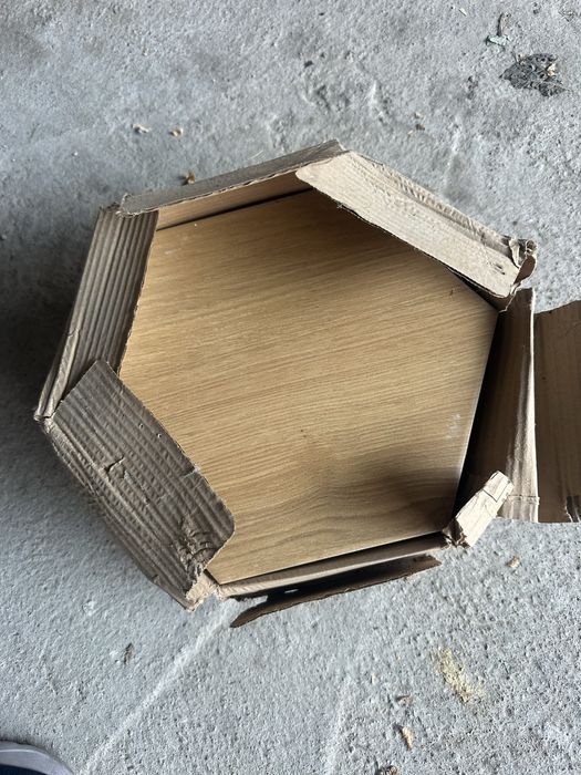 Продавам плочки шестоъгълници