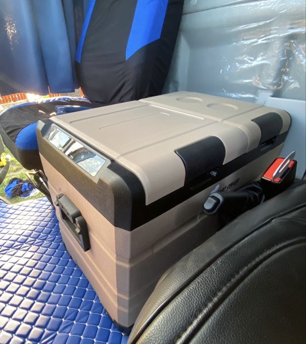 Frigider/congelator cu doua compartimente