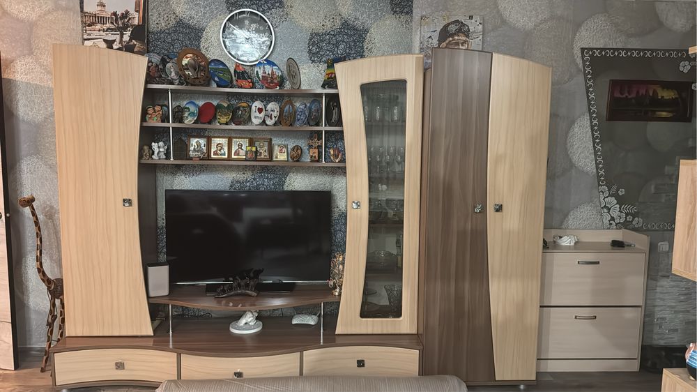 Продам горку со шкафом и обувницей