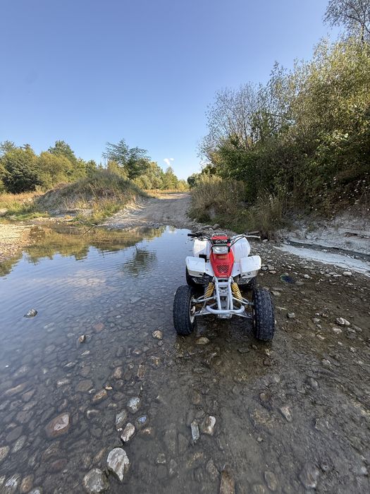 Pretul e neg‼️Vand yamaha blaster 200yfs pentru ca vreau ceva mai mare el vine cu jante negre e perfect functional detalli pv !