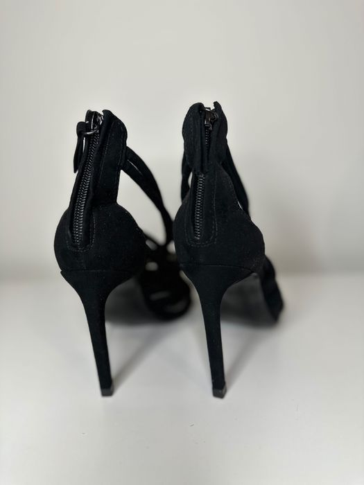 Zara Basic черни сандали с ток